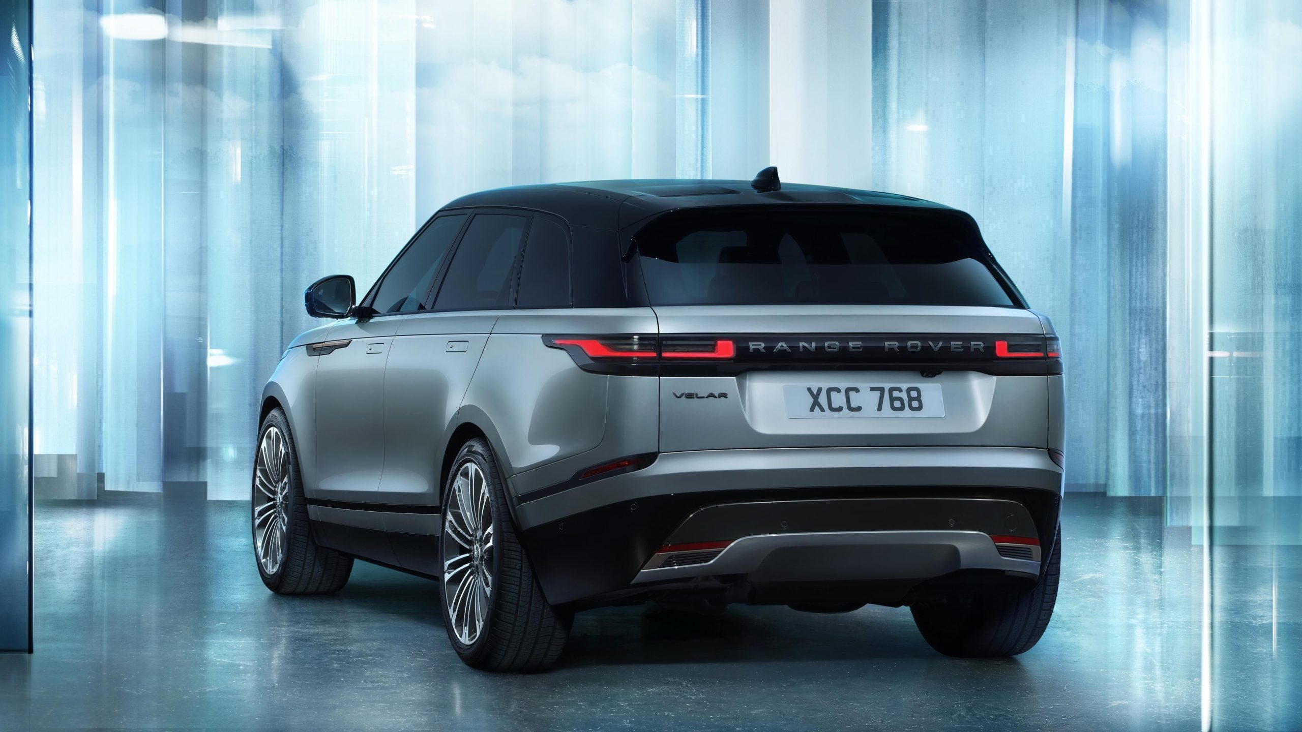 image.title Range Rover Gives the  Velar Updated Looks and a Big Screen image